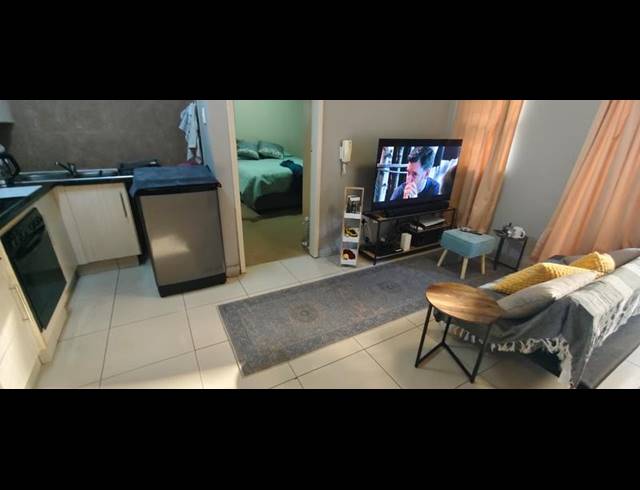 1 BEDROOM PROPERTY TO RENT IN DIE BULT